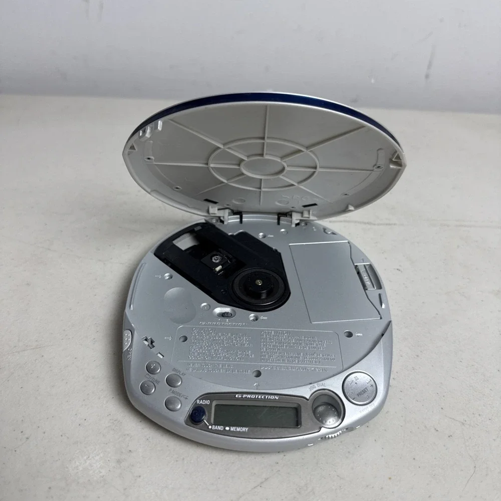 Sony Walkman D-NF610 ATRAC3/MP3 G-Protection FM/AM/TV/Weather Bands CD Player